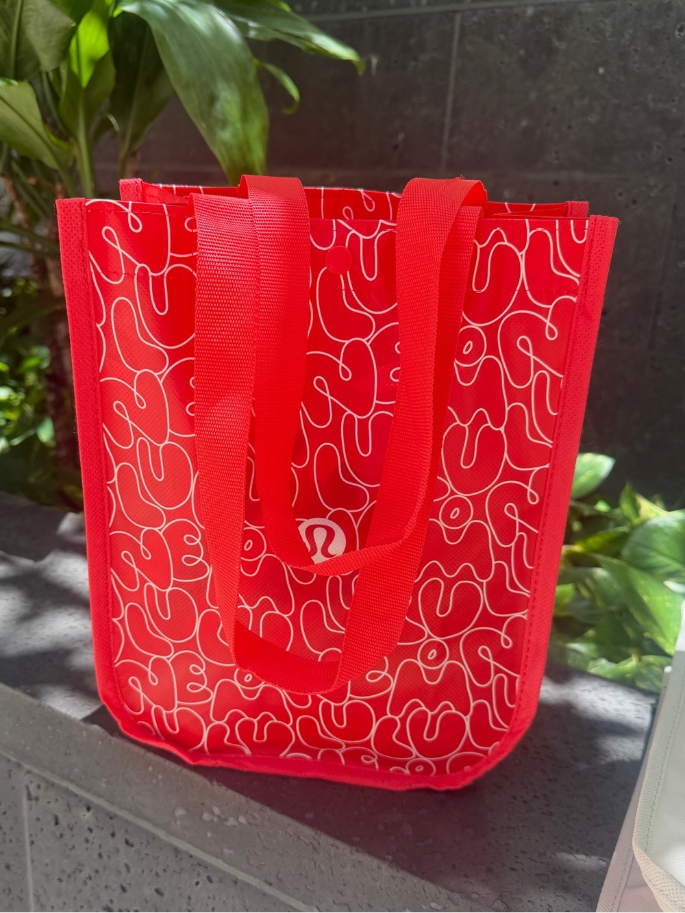lululemon Tote & Align Black Strappy Bralette size 6 & free tote - Picture 6 of 6